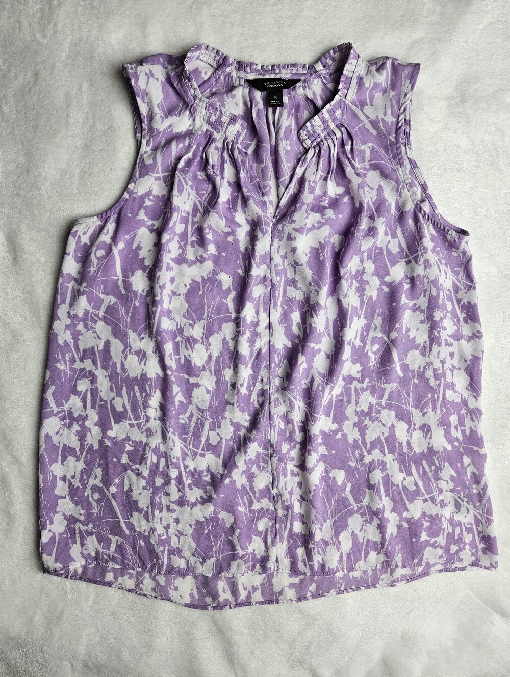 Simply Vera Lavender and White Floral Sleeveless Top